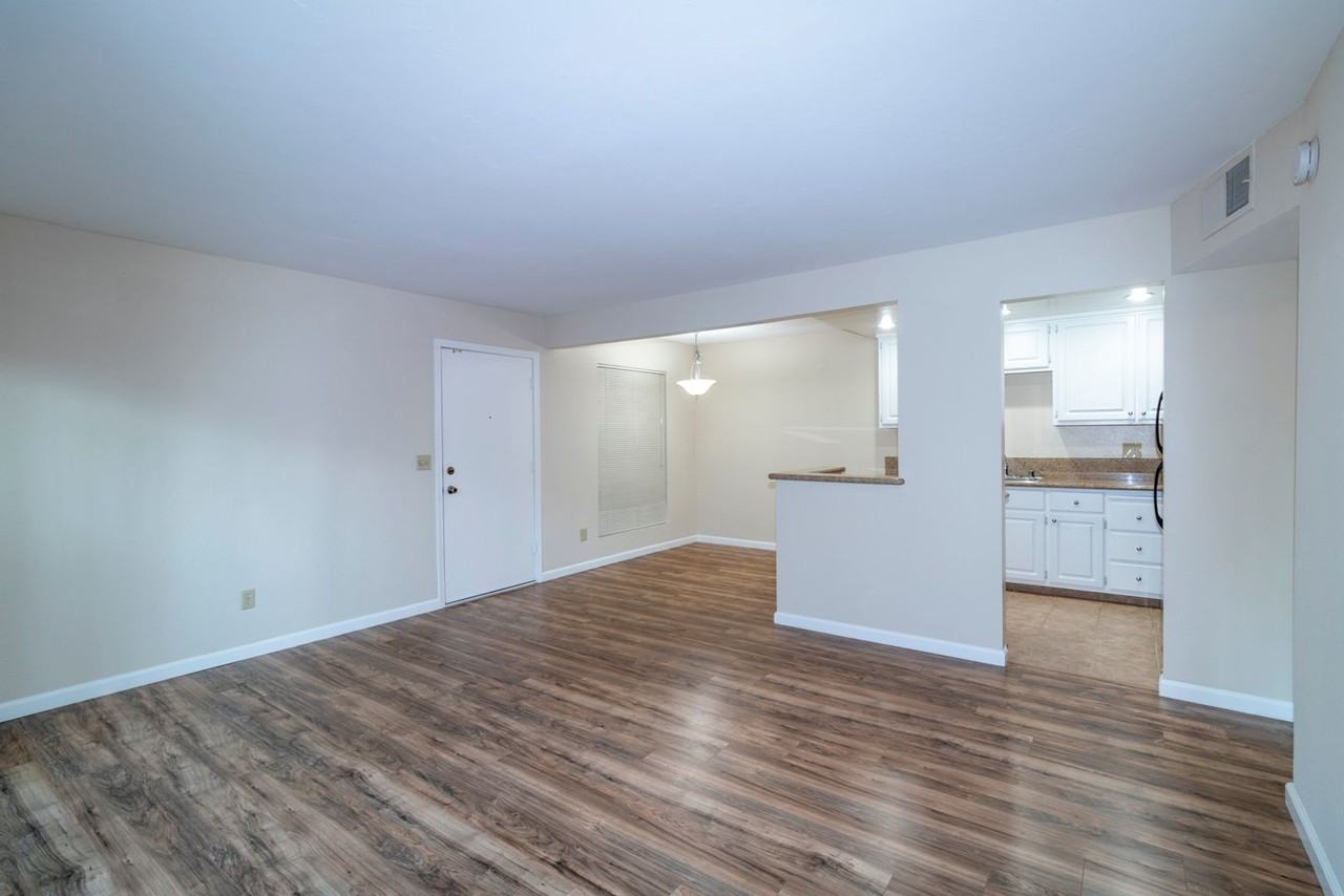 Eastwood Apartments - Photo 7 of 40