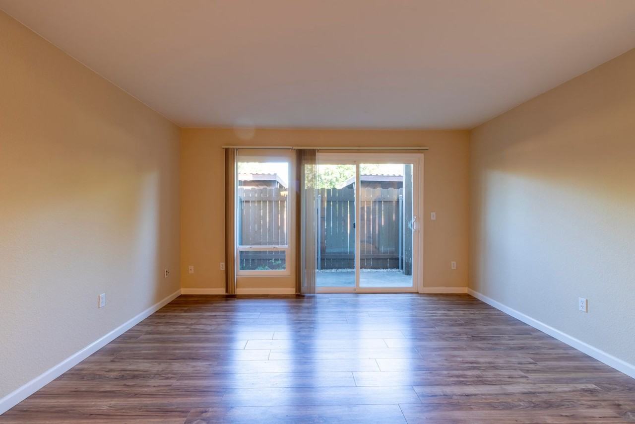 Eastwood Apartments - Photo 5 of 23