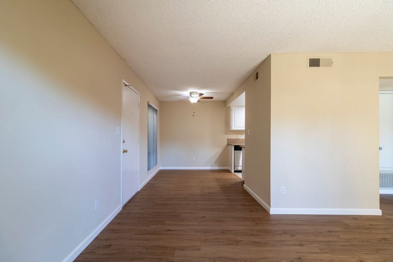 4700 Marconi Avenue - Photo 4 of 44