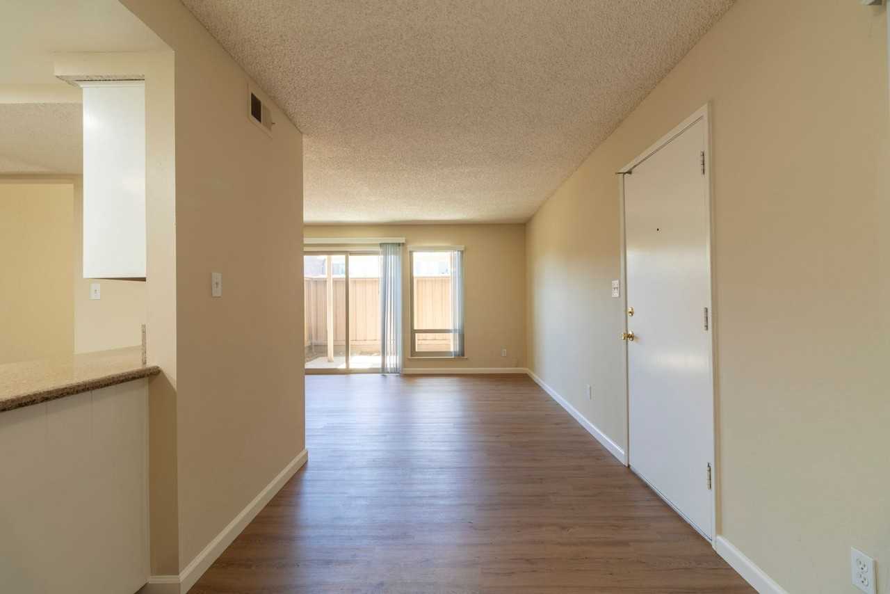 4700 Marconi Avenue - Photo 5 of 44