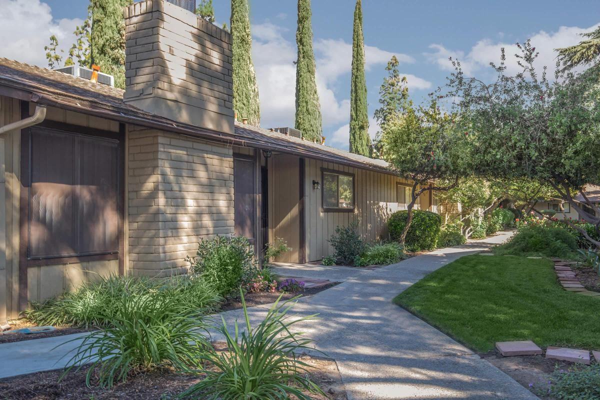 Yardley Gardens - Photo 6 of 9