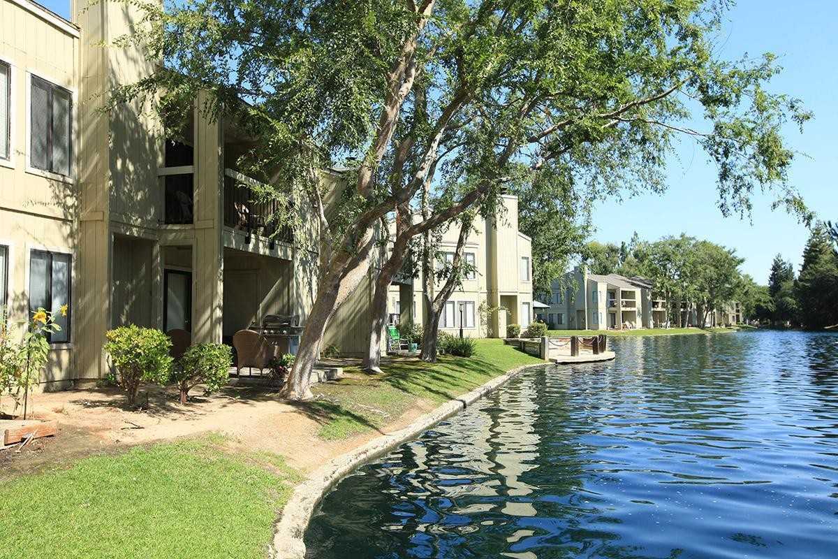 Edgewater - Photo 6 of 50