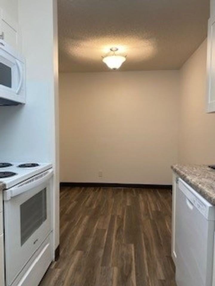 1011 N Garfield Avenue - Photo 3 of 13