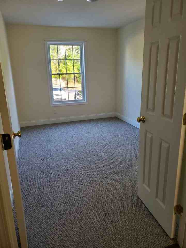 1000 Mead Hill - Photo 4 of 25