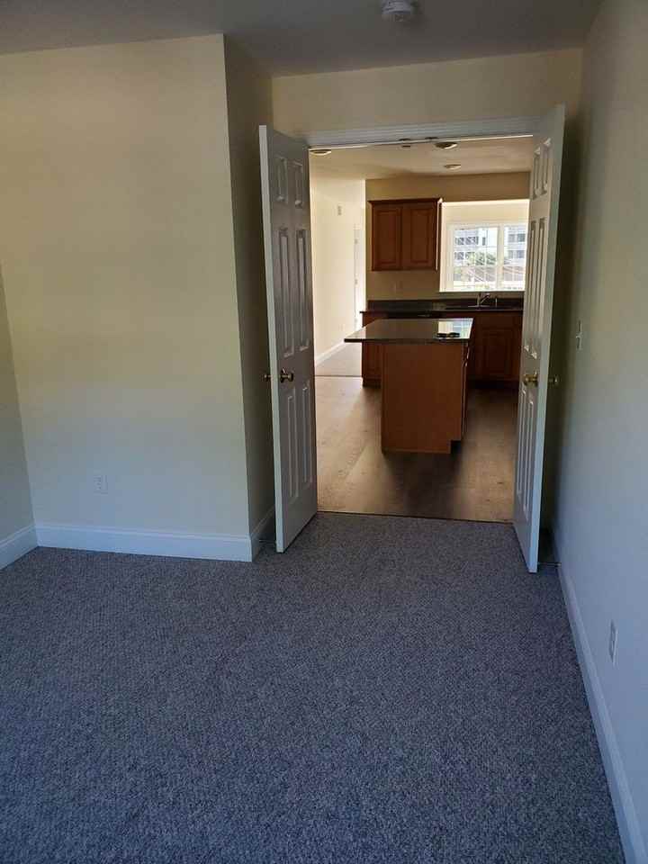 1000 Mead Hill - Photo 5 of 25