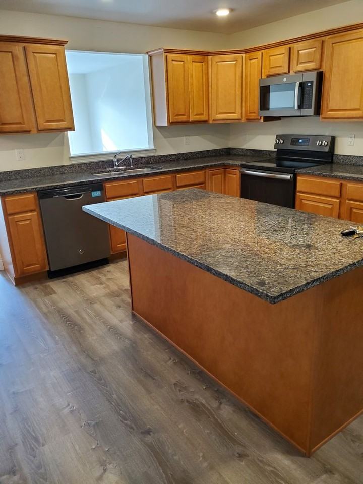 1000 Mead Hill - Photo 7 of 25