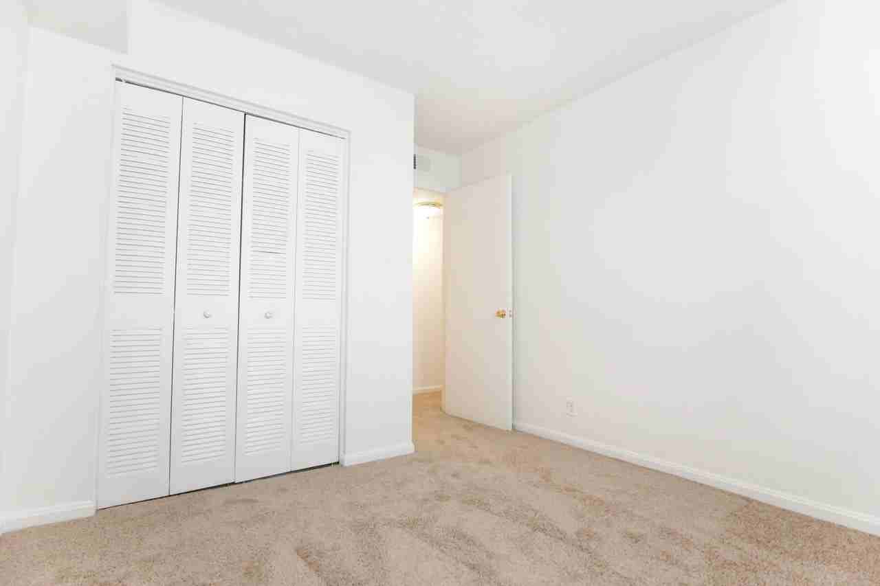 905 Paddock Apartments - Photo 4 of 7