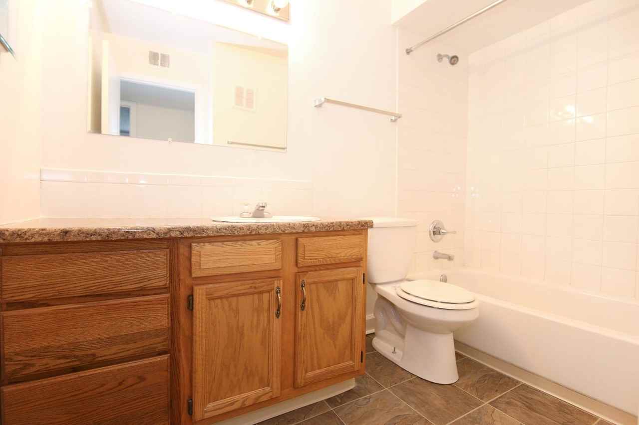 905 Paddock Apartments - Photo 3 of 7