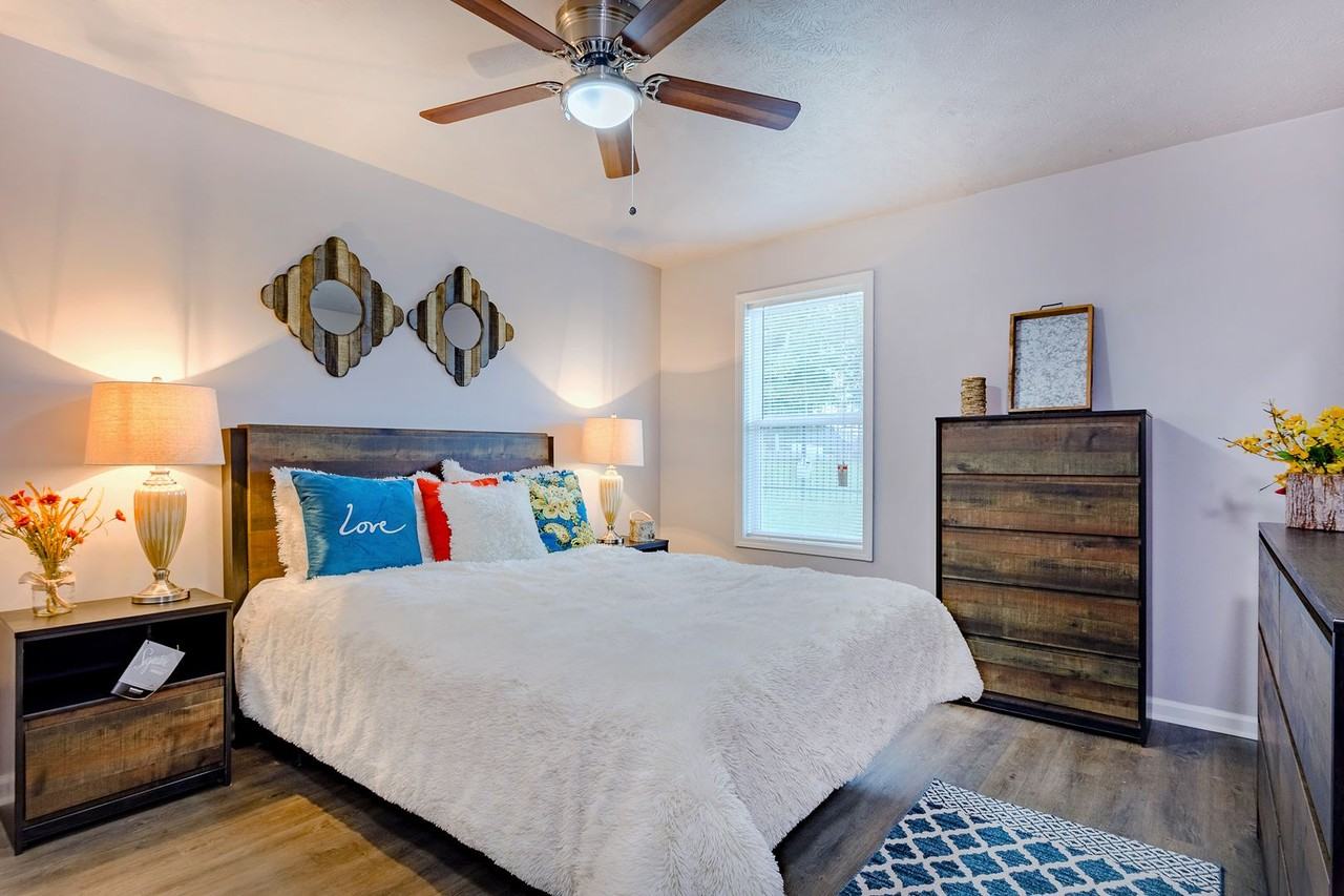 610 E College-USA - Photo 3 of 9