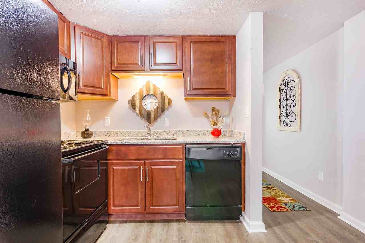 610 E College-USA - Photo 7 of 9