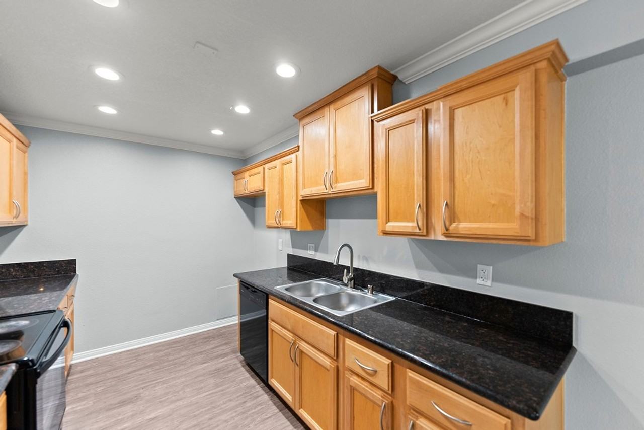 Sherwood Apartments - Photo 7 of 50