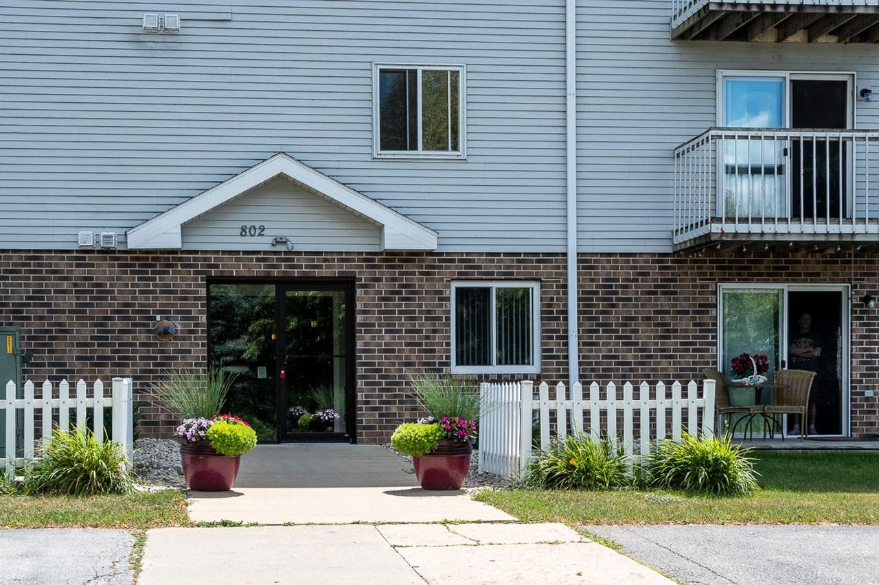 BRail II - Photo 4 of 50