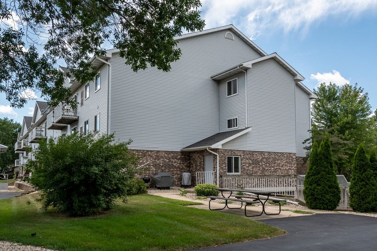 BRail II - Photo 6 of 50