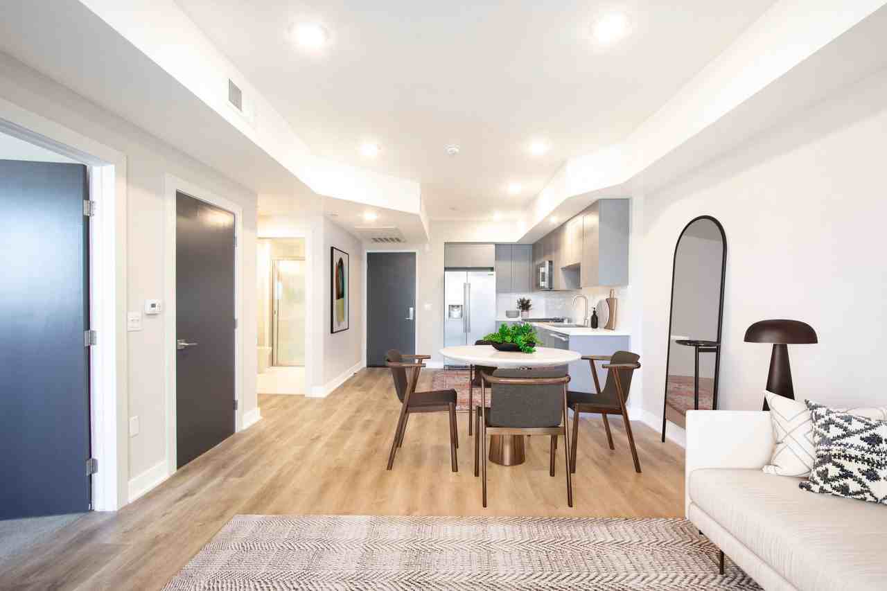 Urban Hartsook - Photo 2 of 21