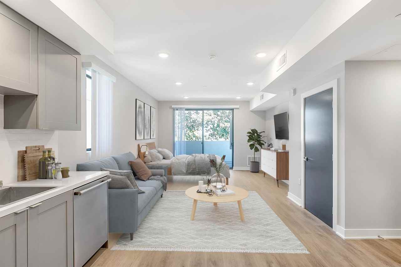 Urban Hartsook - Photo 5 of 21