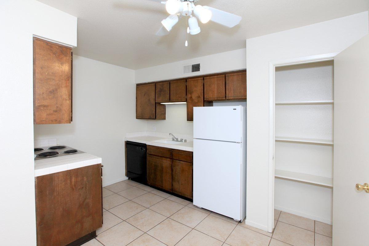 4650 N. First St - Photo 3 of 23