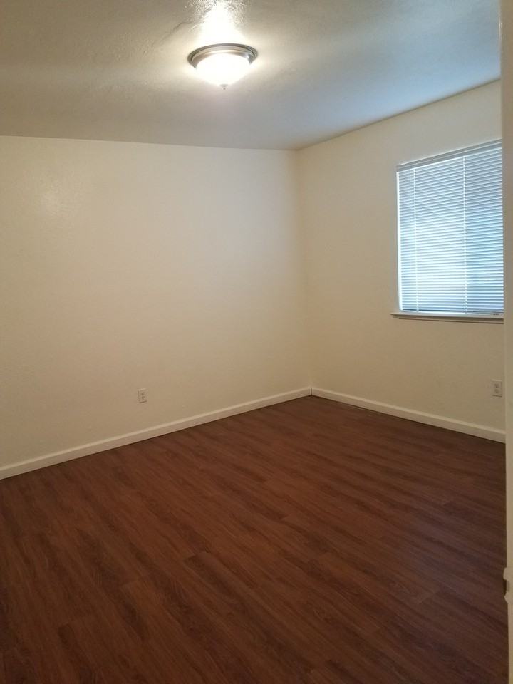 Pacific Pines - Photo 7 of 40