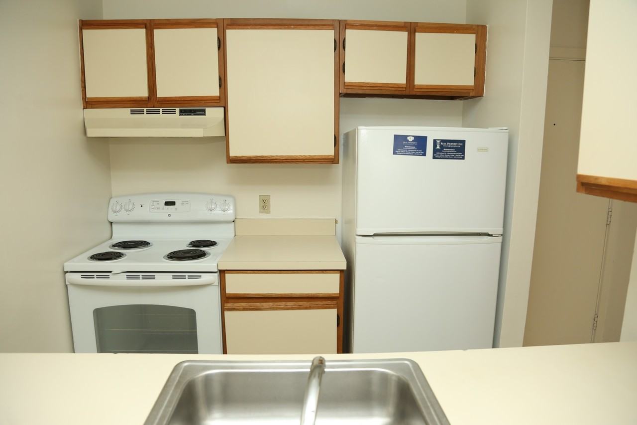 1513 Virginia Ave - Photo 4 of 19