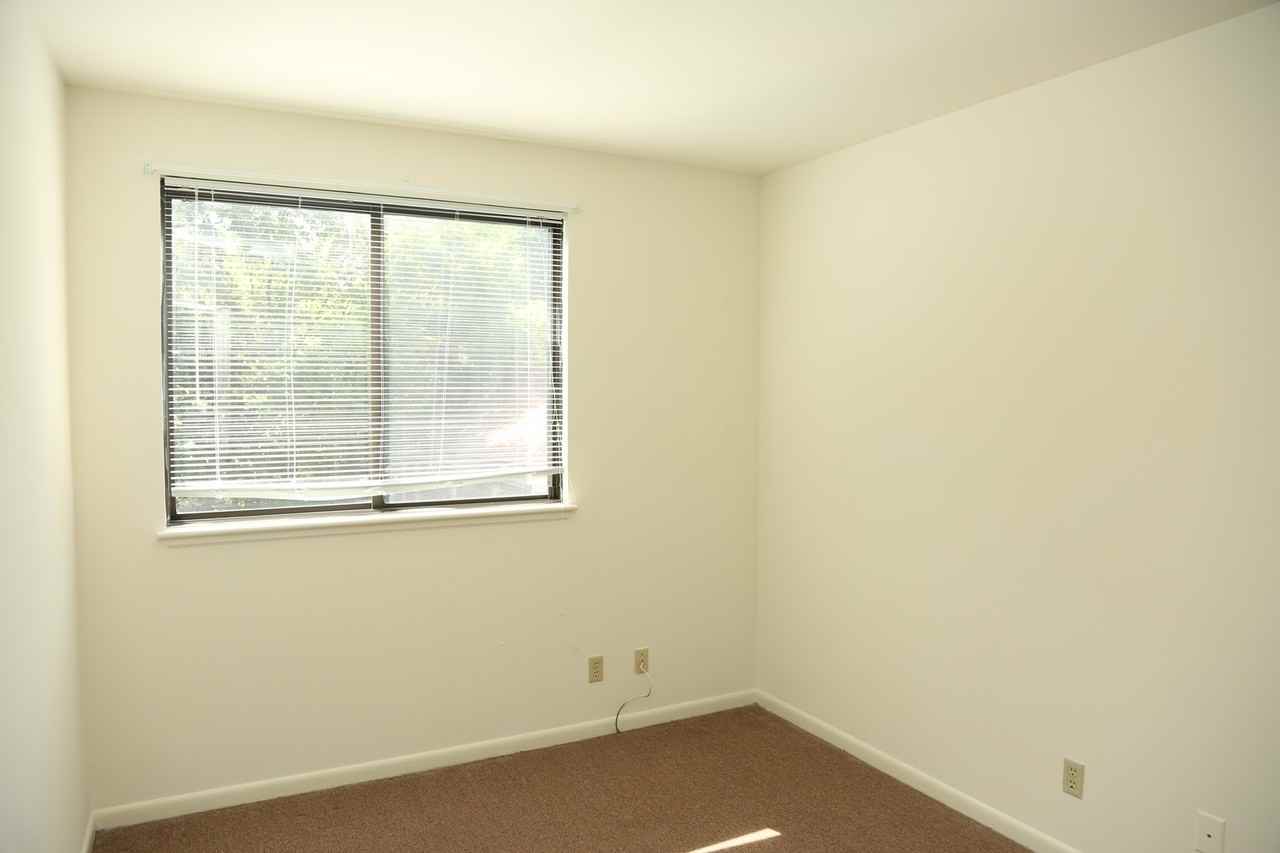 1513 Virginia Ave - Photo 6 of 19