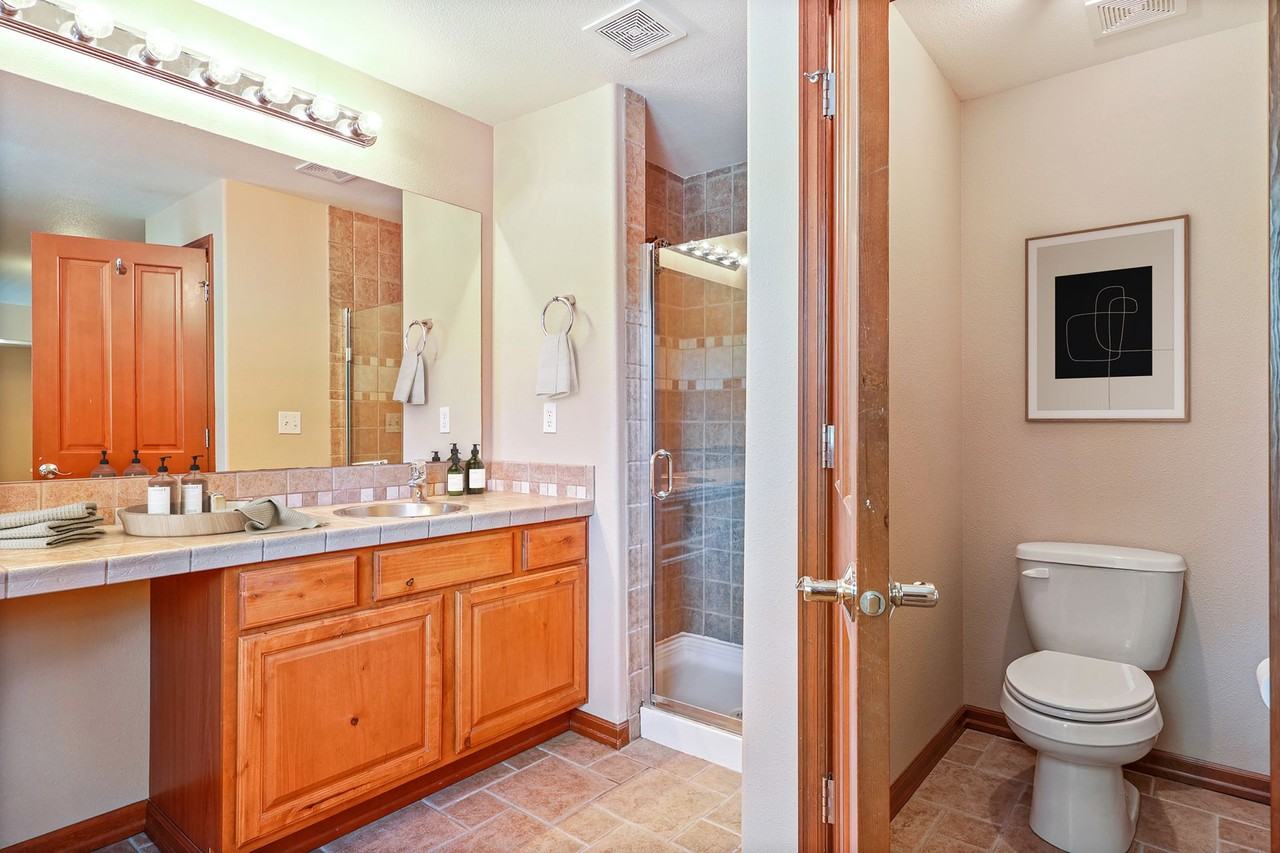 Summers Manor - Photo 5 of 16