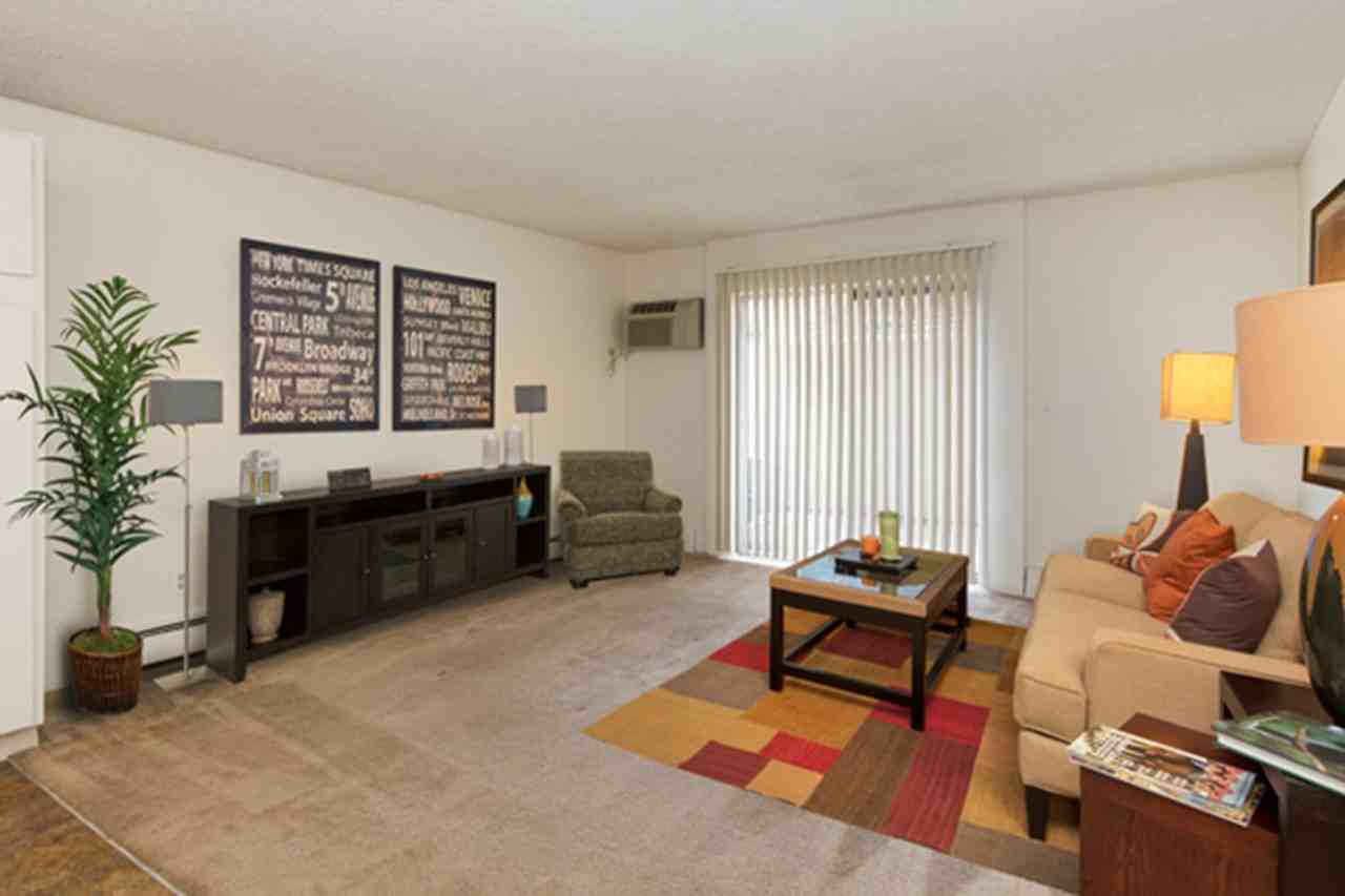 Mountain Shadows - Photo 3 of 5