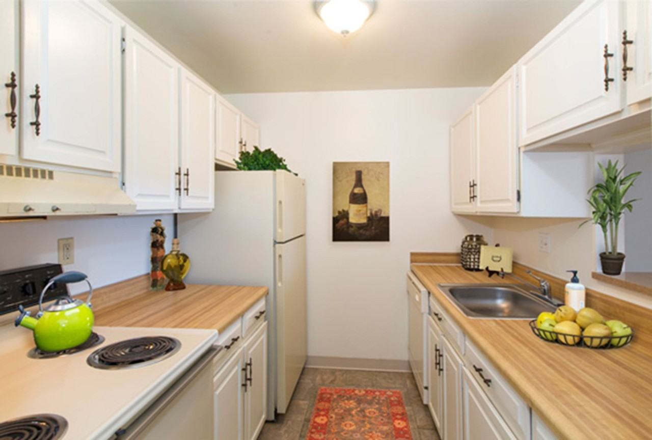 3175 E Fountain Blvd - Photo 4 of 12