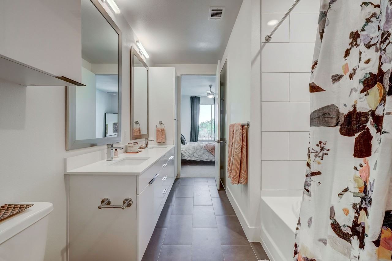 The Pearl Austin - Photo 7 of 50