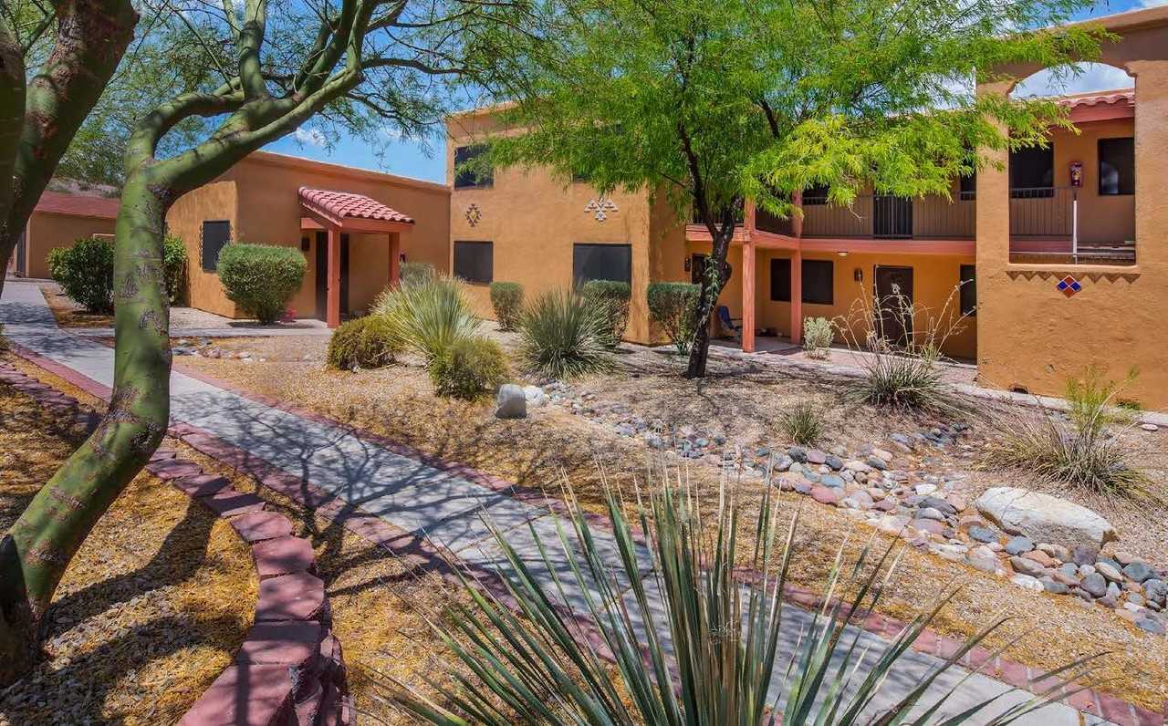 Great living in Beautiful Mammoth Arizona - Photo 3 of 36