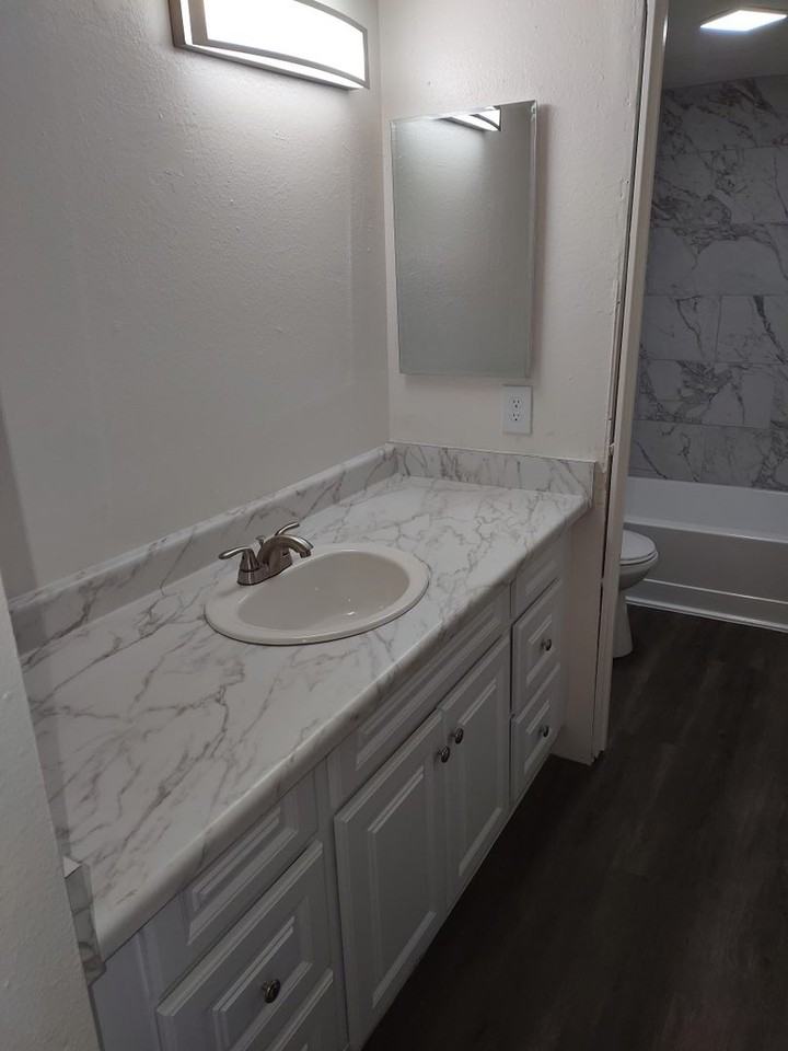 Midtown Commons - Photo 6 of 8