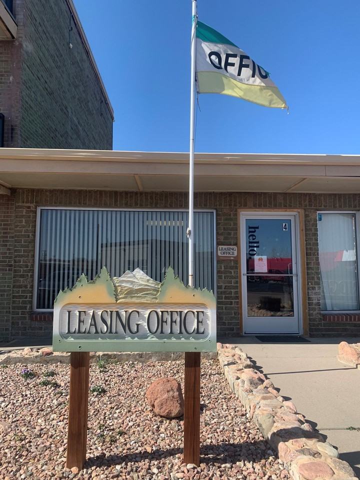 Royalty Manor - Photo 2 of 2