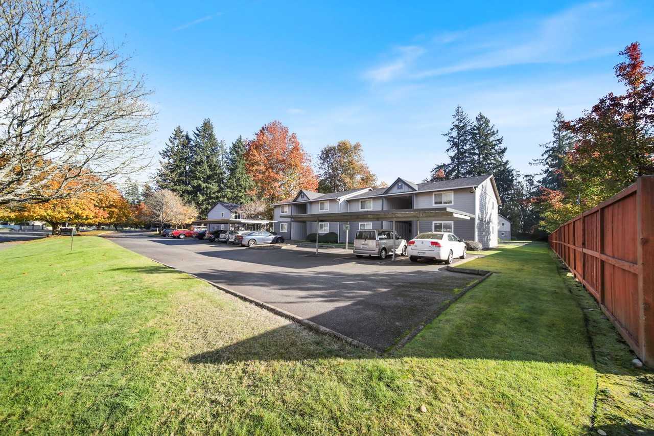 Sherwood Glen - Photo 2 of 9