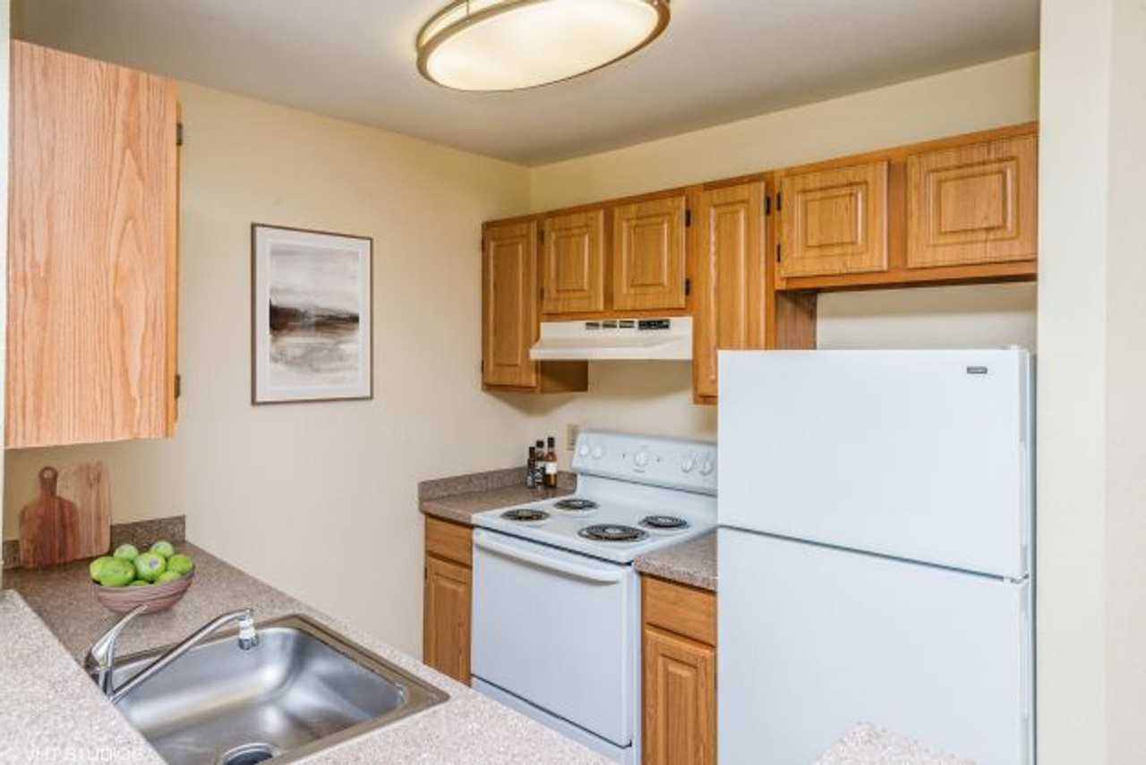 Pacific Heights - Photo 4 of 6