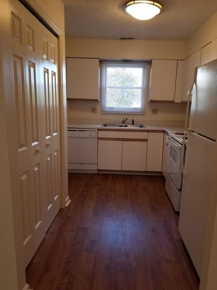 120 Alderman Dr - Photo 3 of 11