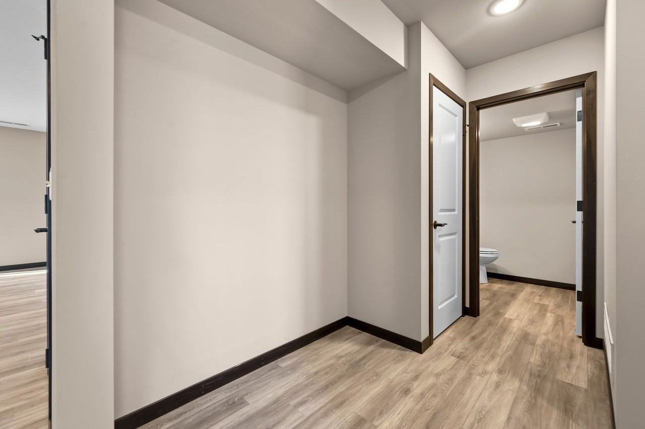 Executive Duplex - Photo 6 of 15