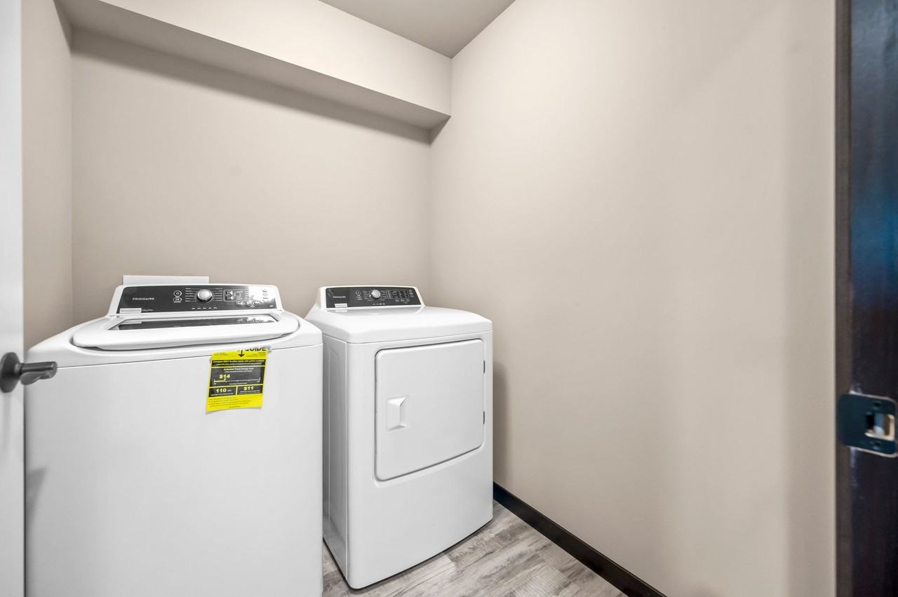 Executive Duplex - Photo 7 of 15