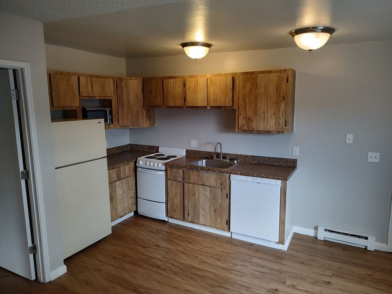 1465 Alvarado Drive - Photo 3 of 16