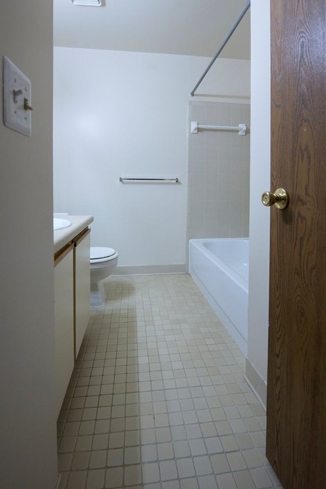 Wilderness Park Apartments - Photo 5 of 15