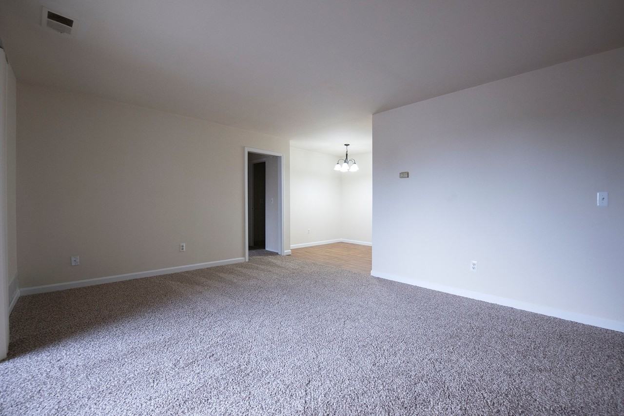 Parkcrest Apartments - Photo 4 of 24