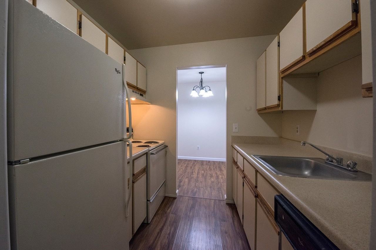 Parkcrest Apartments - Photo 2 of 24
