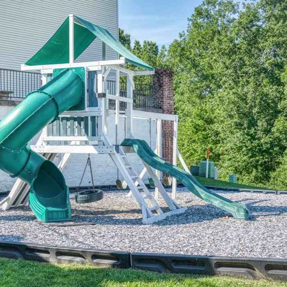 Charleston Place - Photo 3 of 50