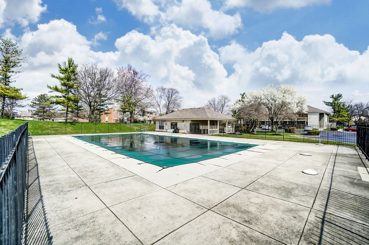 150 - SAWMILL PLACE - Photo 2 of 6