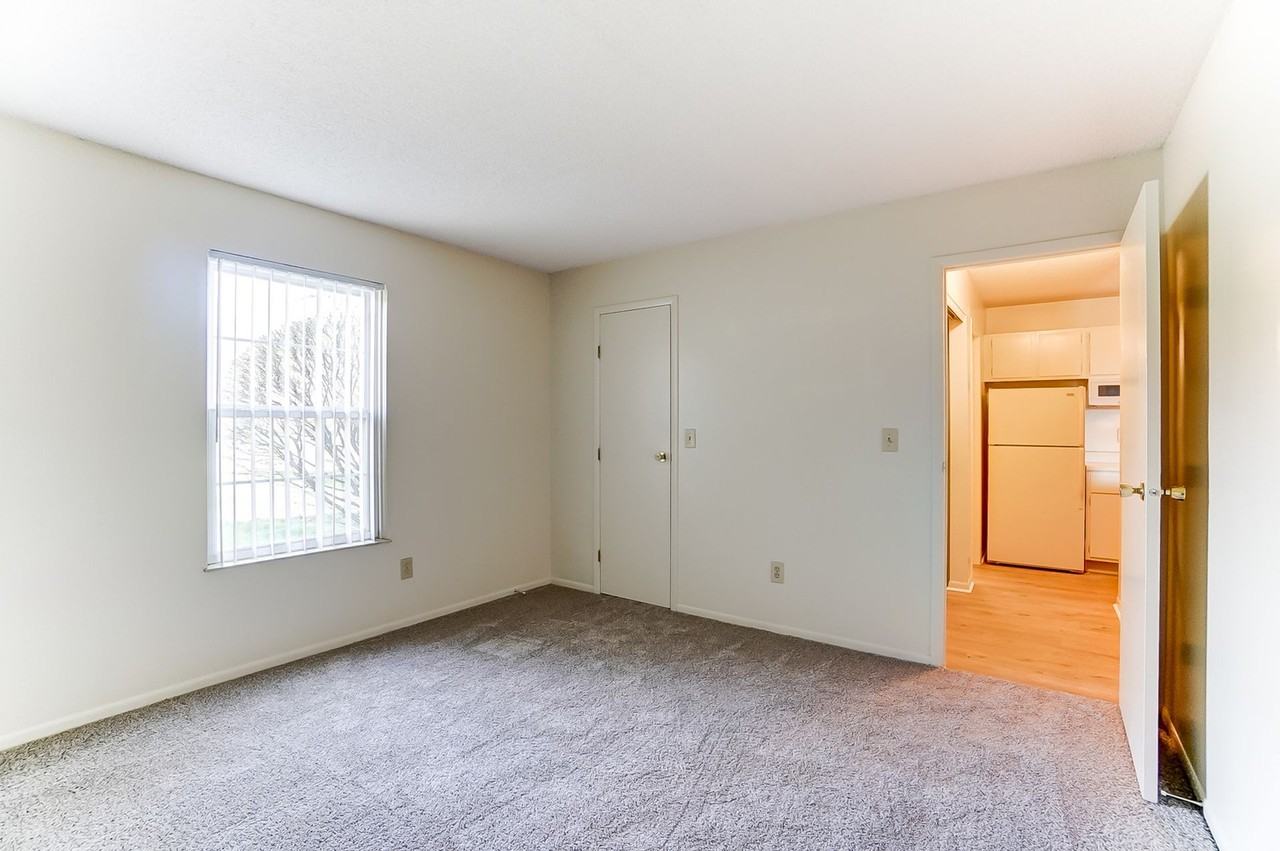 150 - SAWMILL PLACE - Photo 6 of 6