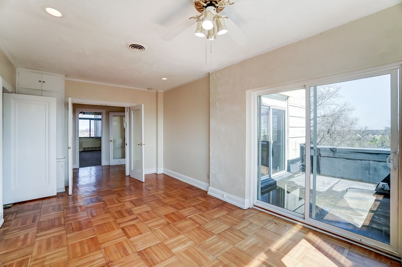 610-ROYAL YORK APARTMENTS, LLC - Photo 5 of 8