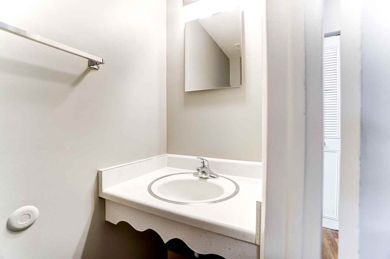 WOODVIEW PLAZA - Photo 2 of 10