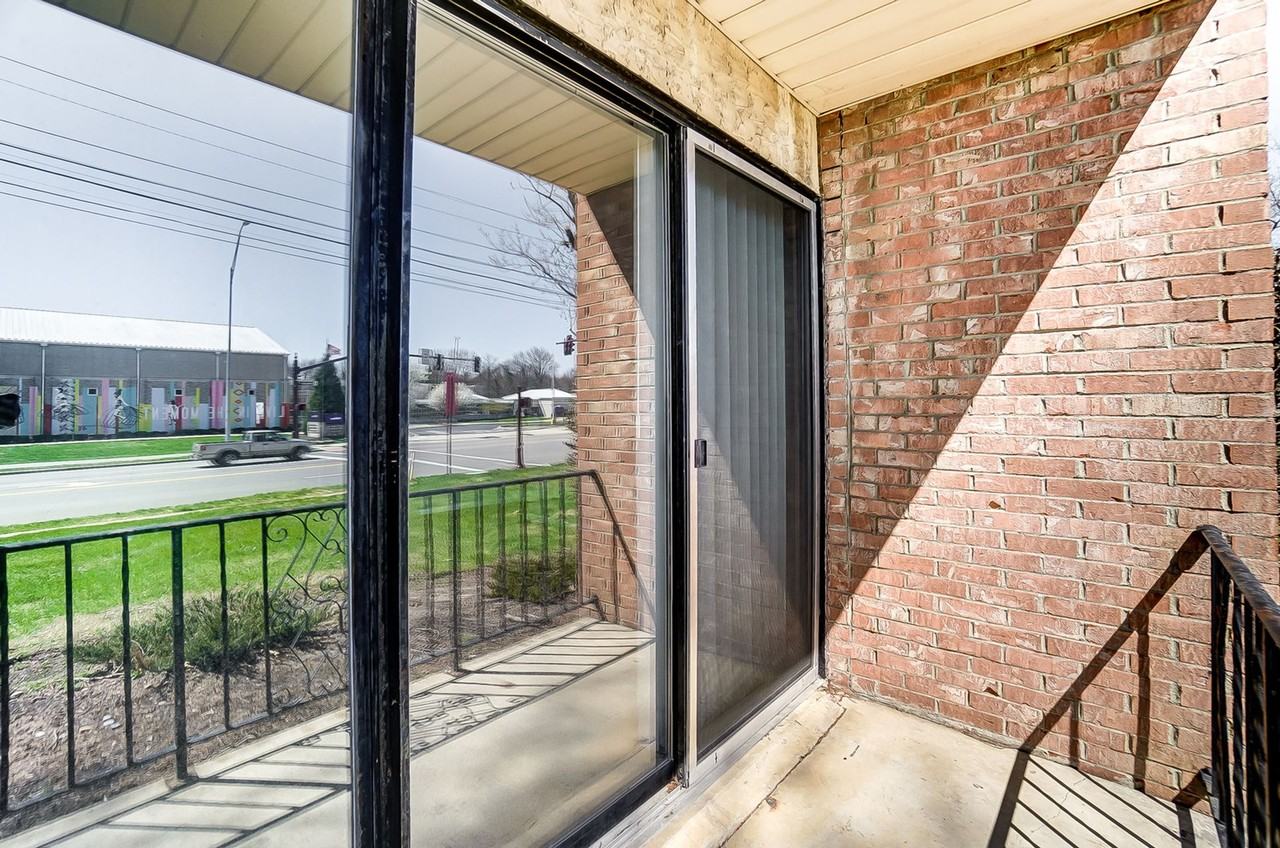 WOODVIEW PLAZA - Photo 6 of 10