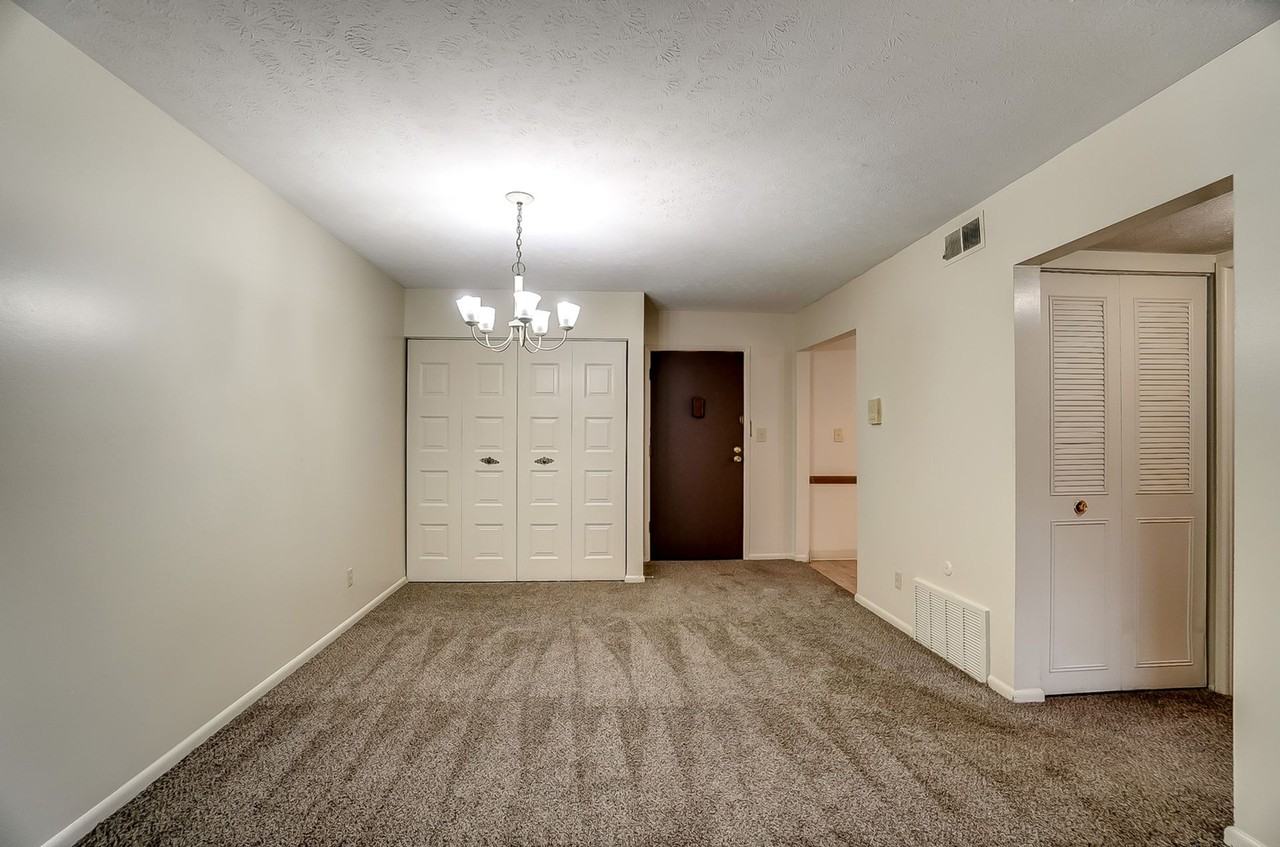 520 - EMBASSY PLAZA - Photo 5 of 5