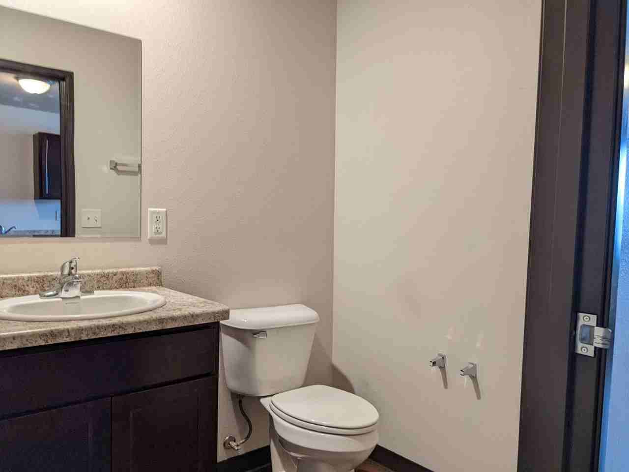 Park West apartments - Photo 4 of 6