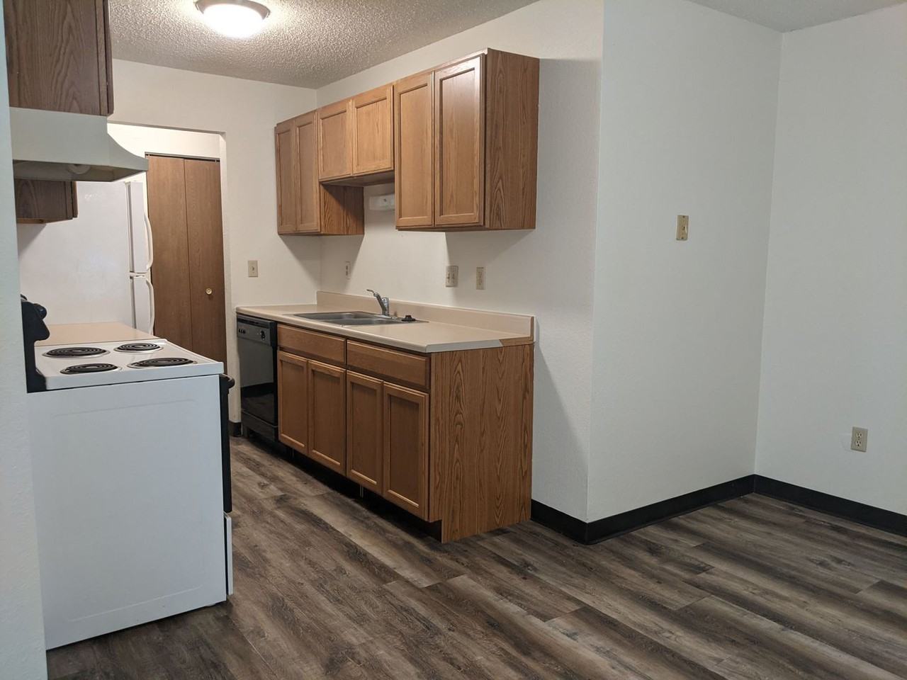 Prairie View Apartments - Photo 2 of 9