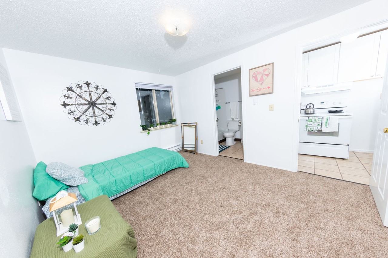 Evergreen Court Apartments - Photo 6 of 44