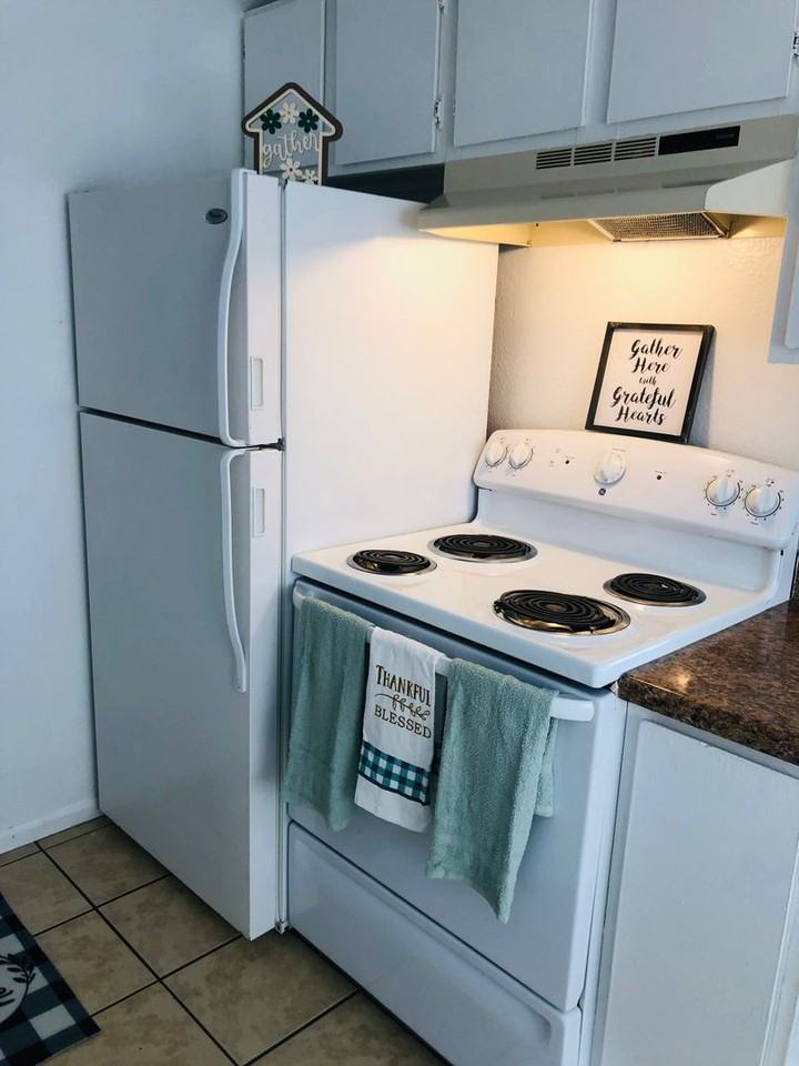 510 M Street SE - Photo 4 of 12